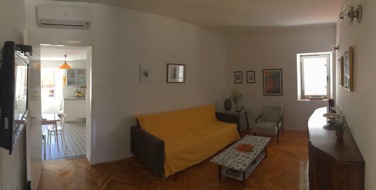 Flat Sweet Dream Apartment Pula Exterior photo
